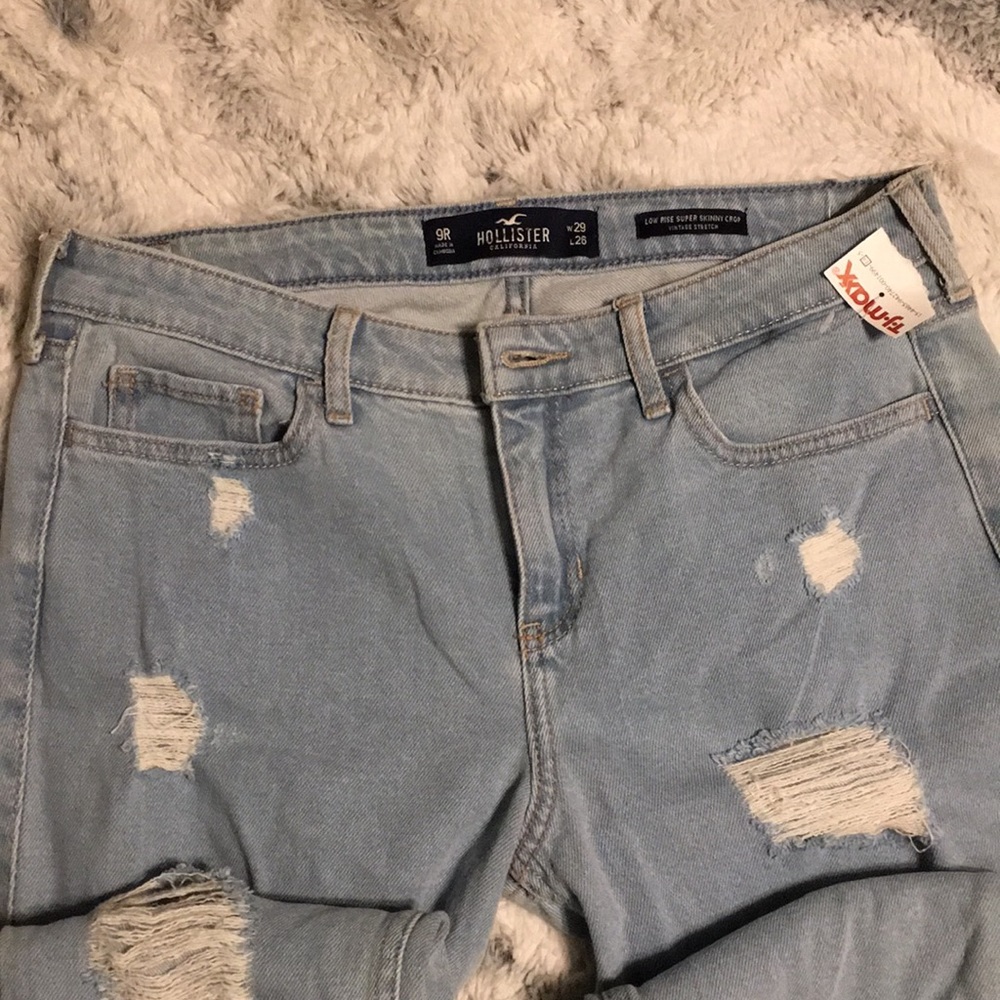 Hollister 29X26 low rise skinny crop Capri